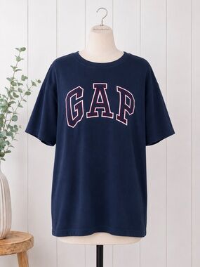 GAP Navy Tee With Red And White Arched Logo - Size M